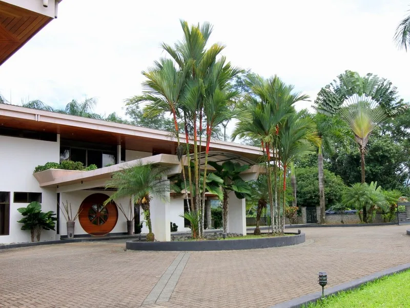 6 bed Single Family Homes For Sale in Manuel Antonio, Puntarenas - 1