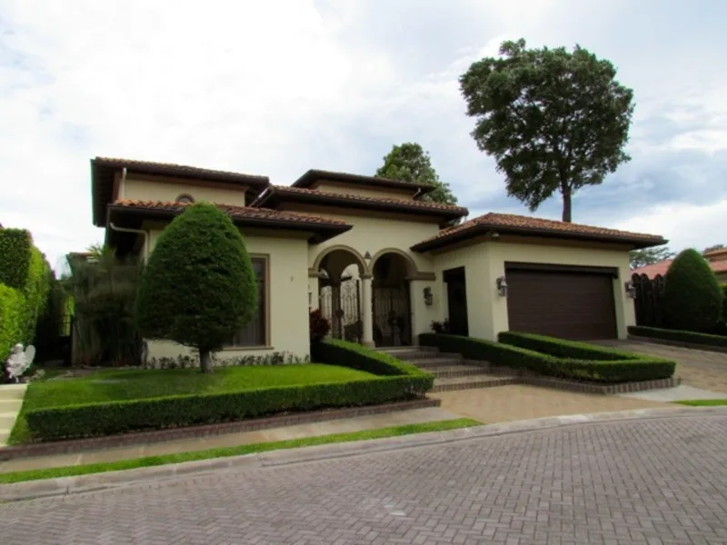 3 bed Single Family Homes For Sale in Santa Ana, San Jose - 1
